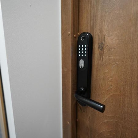 Amber Light Self-Check-In Apartments Kaunas Buitenkant foto