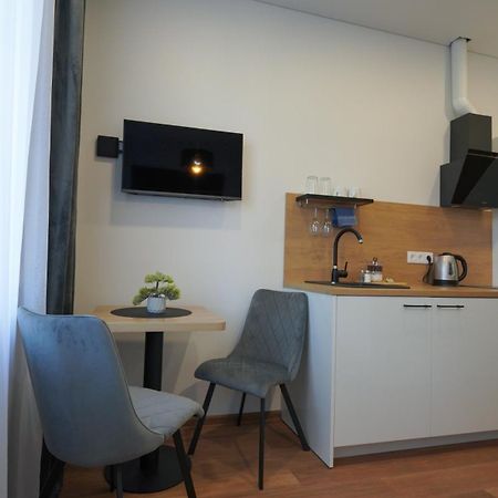 Amber Light Self-Check-In Apartments Kaunas Buitenkant foto