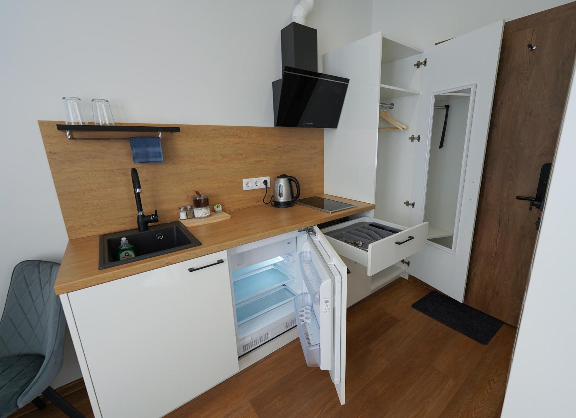 Amber Light Self-Check-In Apartments Kaunas Buitenkant foto