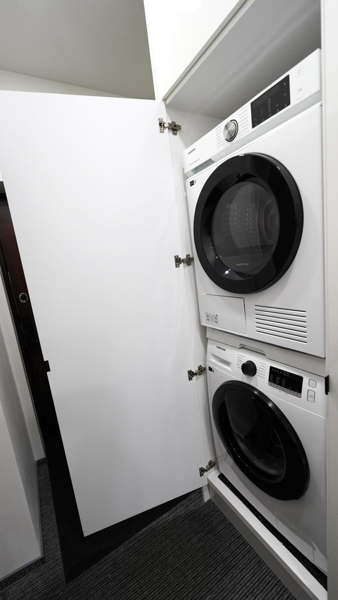 Amber Light Self-Check-In Apartments Kaunas Buitenkant foto